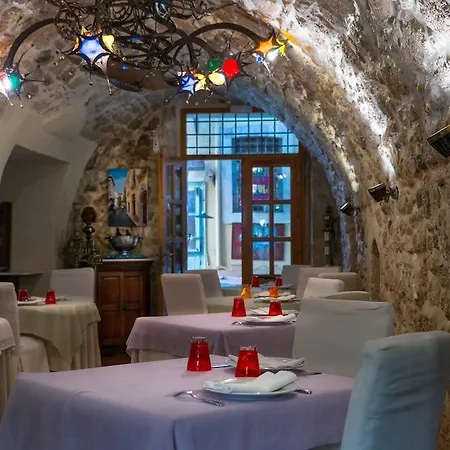 Avli Lounge Otel