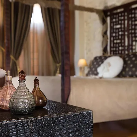 Avli Lounge 5* Resmo